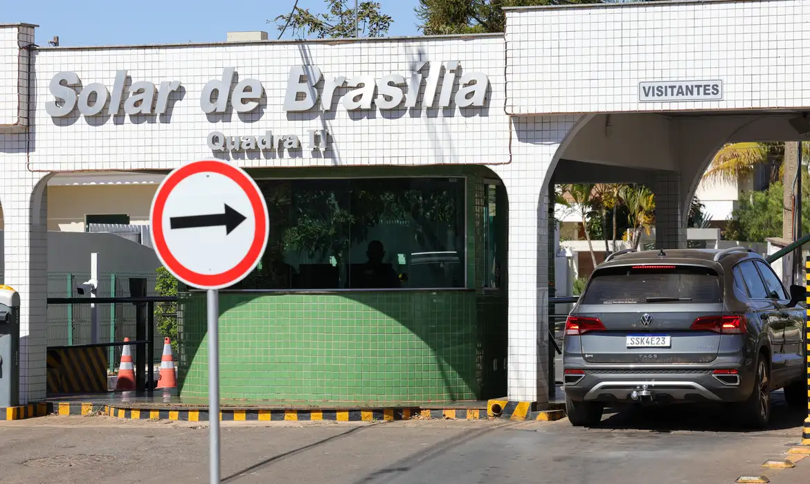 Bolsonaro recorre para anular proibição de visita na prisão domiciliar 1 07082025 pzzb7318