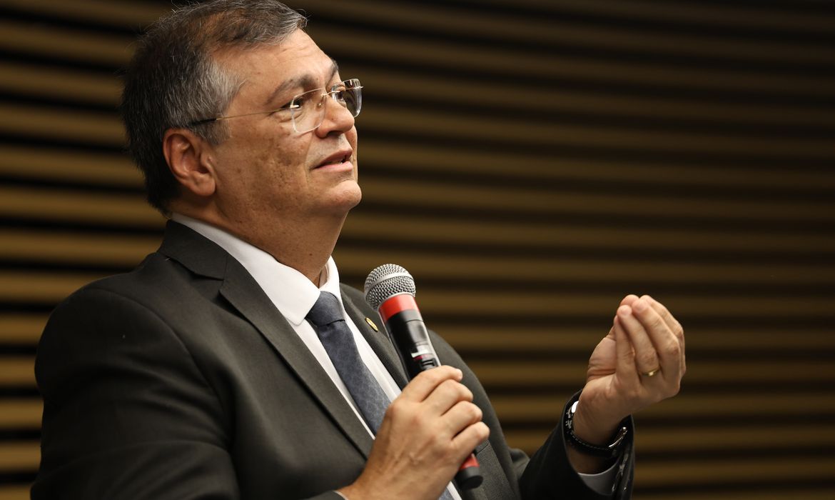 Dino envia à PF explicações de partidos sobre gestão de emendas 1 0g0a0907