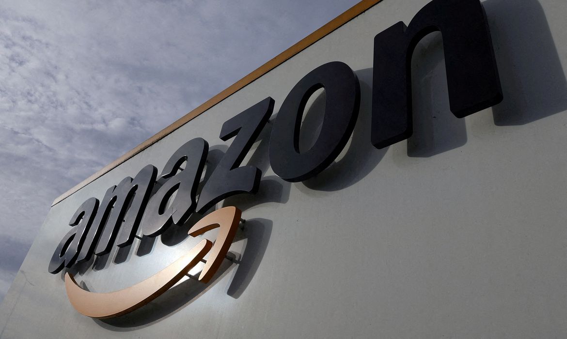 Irã informa ter atacado central de dados da Amazon no Bahrein 1 2025 10 28t111009z 1 lynxmpel9r0j5 rtroptp 4 usa holiday shopping amazon hiring
