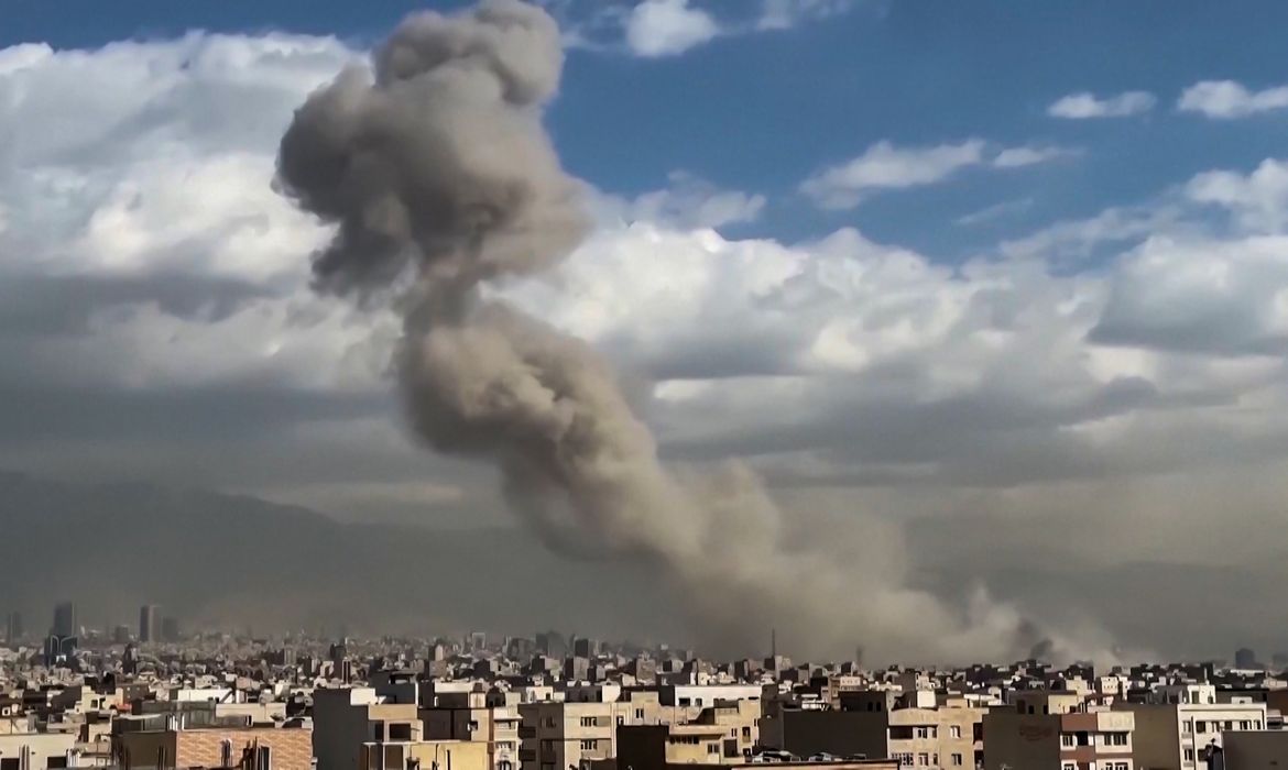Escalada da guerra expõe fracasso do acordo entre Irã e EUA 1 2026 02 28t122744z 1 lwd934328022026rp1 rtrwnev c 9343 iran crisis wrap.mp4 .00 00 45 19.still002