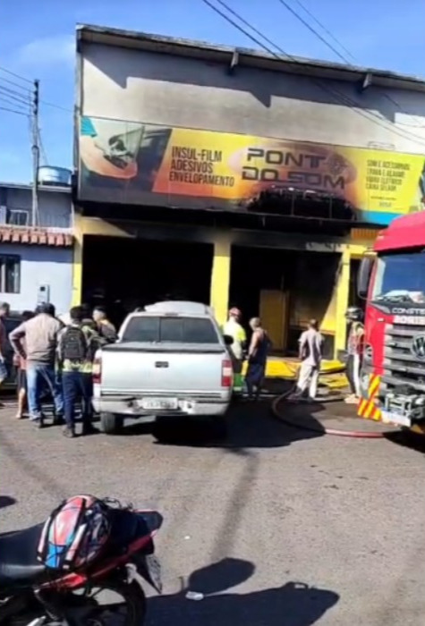 Empresa de som automotivo pega fogo na Zona Norte de Manaus 1 27978534 6ea7 46a3 857c 6923fca4bd7a