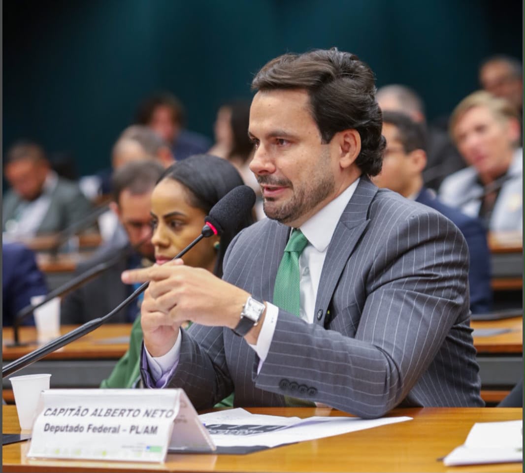 Caos na saúde do AM: Capitão Alberto Neto aciona governo federal contra atraso de até oito meses nos pagamentos 1 Caos na saúde do AM: Capitão Alberto Neto aciona governo federal contra atraso de até oito meses nos pagamentos