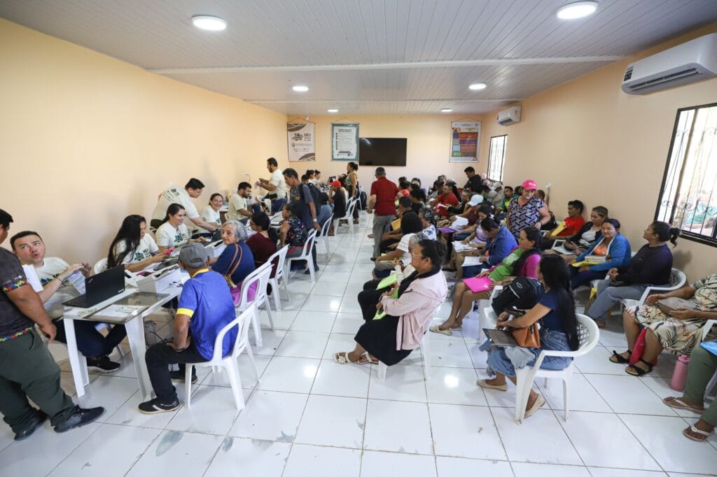 Em Manacapuru, Defensoria do Amazonas realiza segunda ação de regularização fundiária 2 Em Manacapuru Defensoria do Amazonas realiza segunda acao de regularizacao fundiaria FOTO Lucas Silva DPEAM