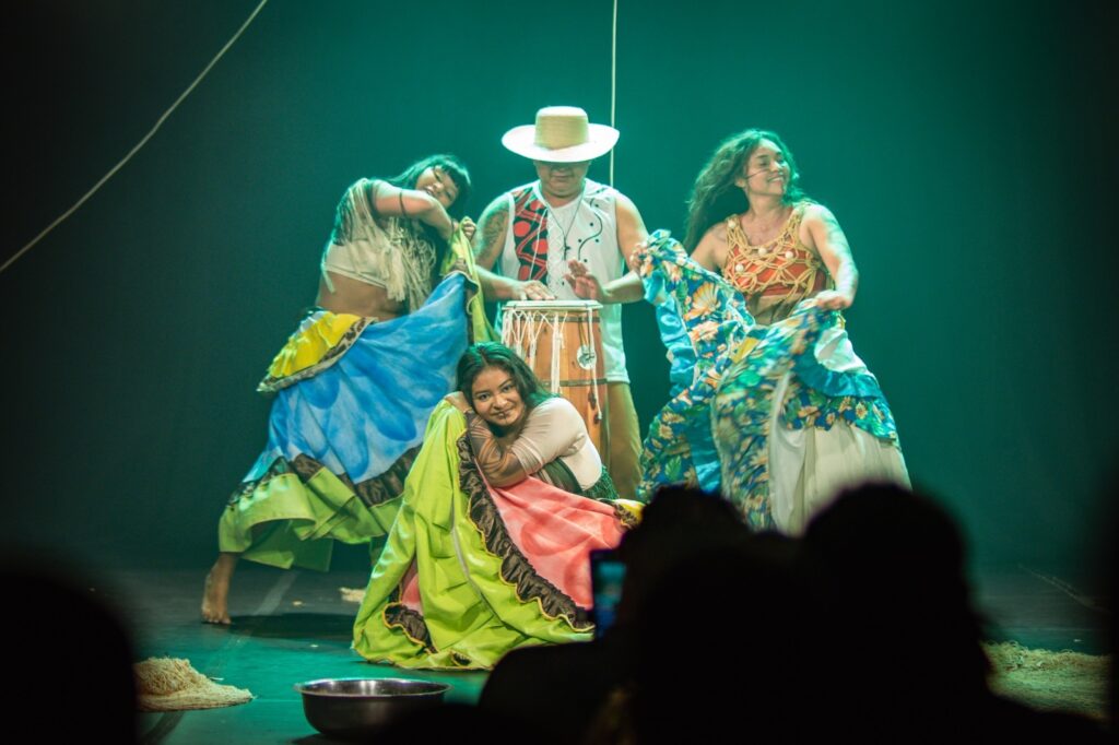 Espetáculo de Parintins, ‘Saga Cabocla’ emociona público em temporada no Ceará 4 Espetaculo de Parintins ‘Saga Cabocla emociona publico em temporada no Ceara FOTO Luiz NaNuvem 1