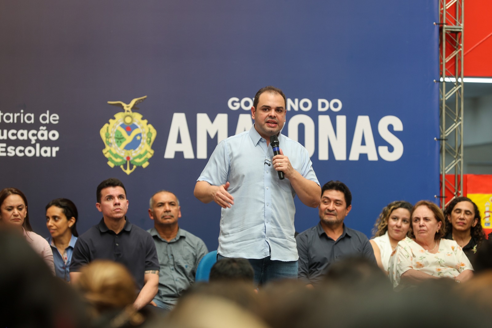 Governador Roberto Cidade entrega kits escolares, alimentação e livros para alunos do Ceti Áurea Pinheiro Braga, na zona oeste de Manaus 1_foto Mauro Neto Secom
