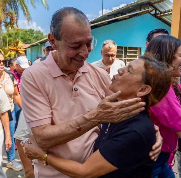 Omar firma compromisso em chamar os aprovados em concurso e reabrir delegacias 24 horas no Amazonas 2 WhatsApp Image 2026 07 13 at 09.42.43 1