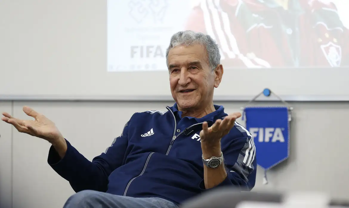 Parreira apresenta melhora e pode deixar UTI até o final de semana 1