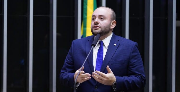 Projeto de Fausto Jr. reforça debate sobre atualização do ECA no Congresso Nacional 1 fausto