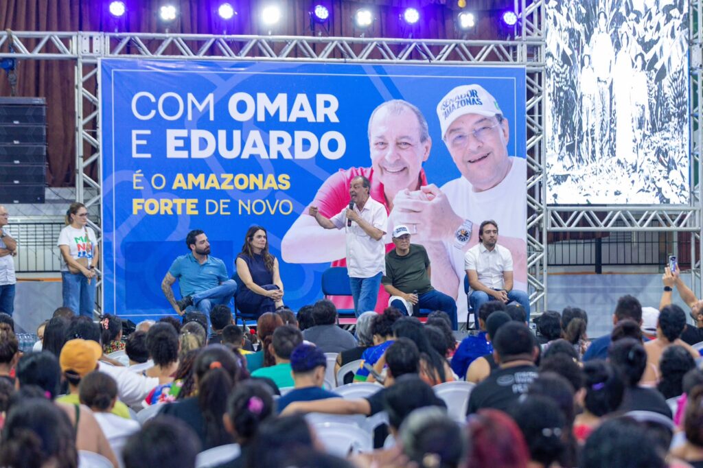 Omar conversa sobre segurança, casas e oportunidades para jovens e mães no bairro Jorge Teixeira, em Manaus 2 tadeu2