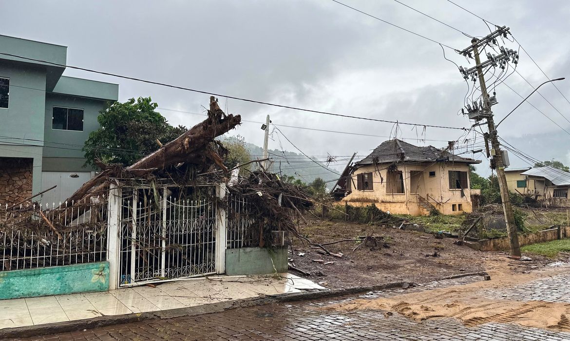 Tempestades e risco de inundações voltam ao Rio Grande do Sul 1 whatsapp image 2024 06 01 at 15.28.06
