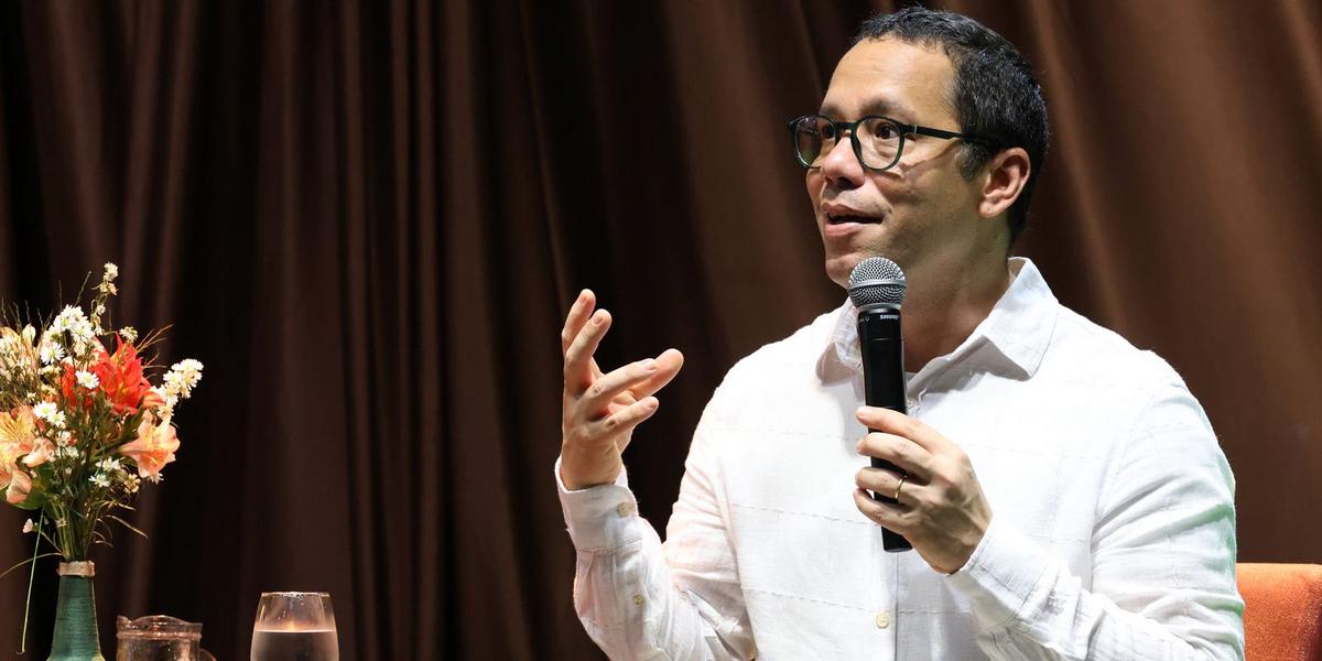 Itamar Vieira Junior encerra trilogia com obra sobre desaparecimentos e desigualdade urbana 1 0g0a7653