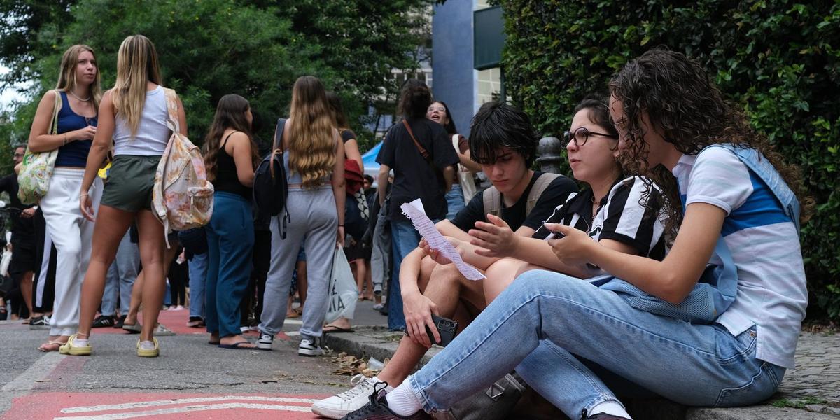 Educação no Brasil: nota do Saeb 2025 supera pandemia, mas desafios persistem 1 1000371792