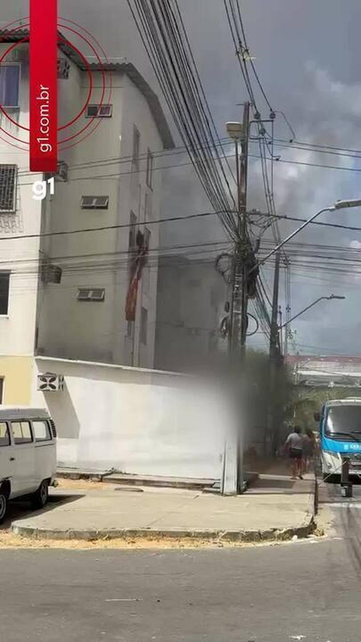 Cenas de desespero: moradores salvam bebê pela janela durante incêndio no Viver Melhor 3 1 14853784