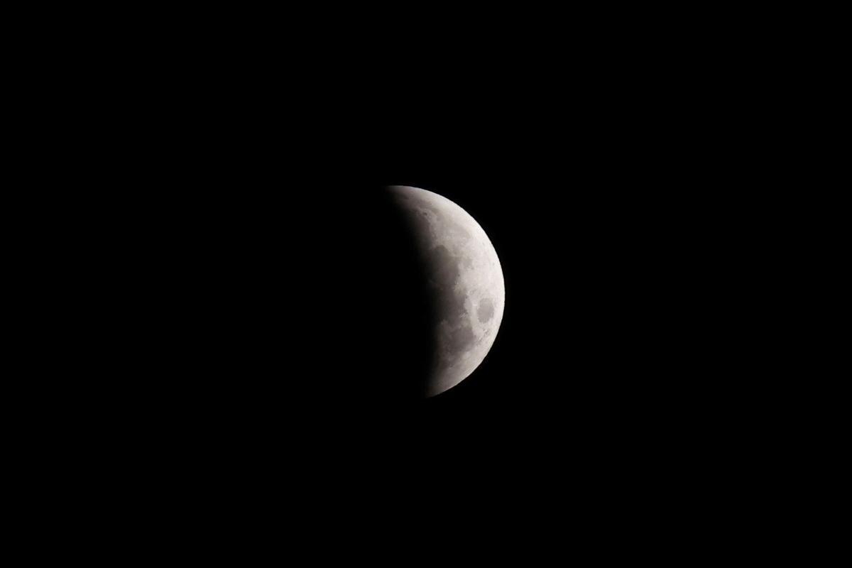 Céu do Amazonas vai brilhar: eclipse lunar parcial acontece nesta quinta-feira 1 2025 03 14t071633z 553116773 rc2tcdaj3tfg rtrmadp 3 lunar eclipse portugal