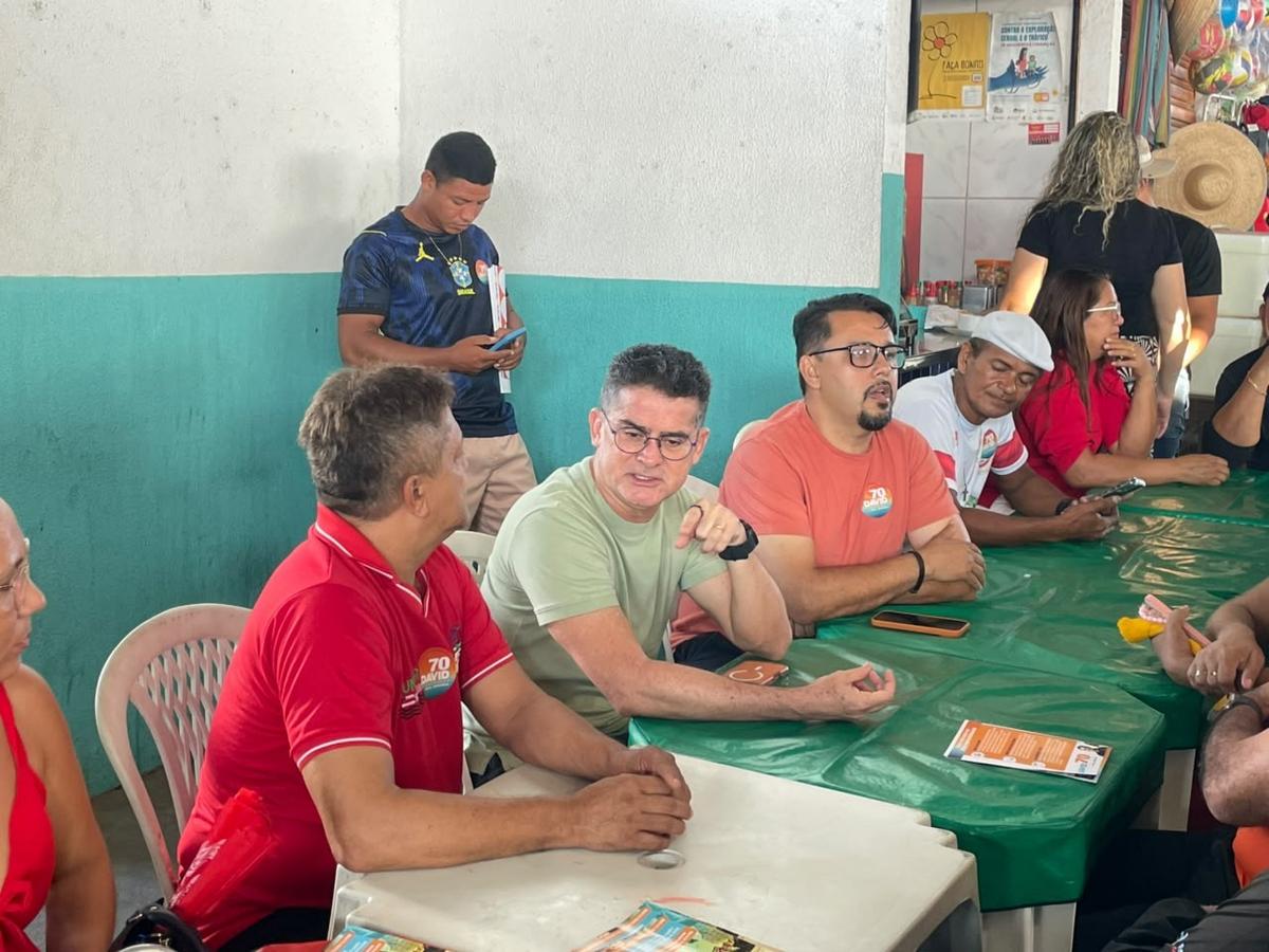 De olho em 2026: David Almeida visita feira no Mauazinho e detalha plano para segurança no AM 1 david almeida visita feira em manaus e defende reforco na seguranca publica foto lucas macedo g1 am