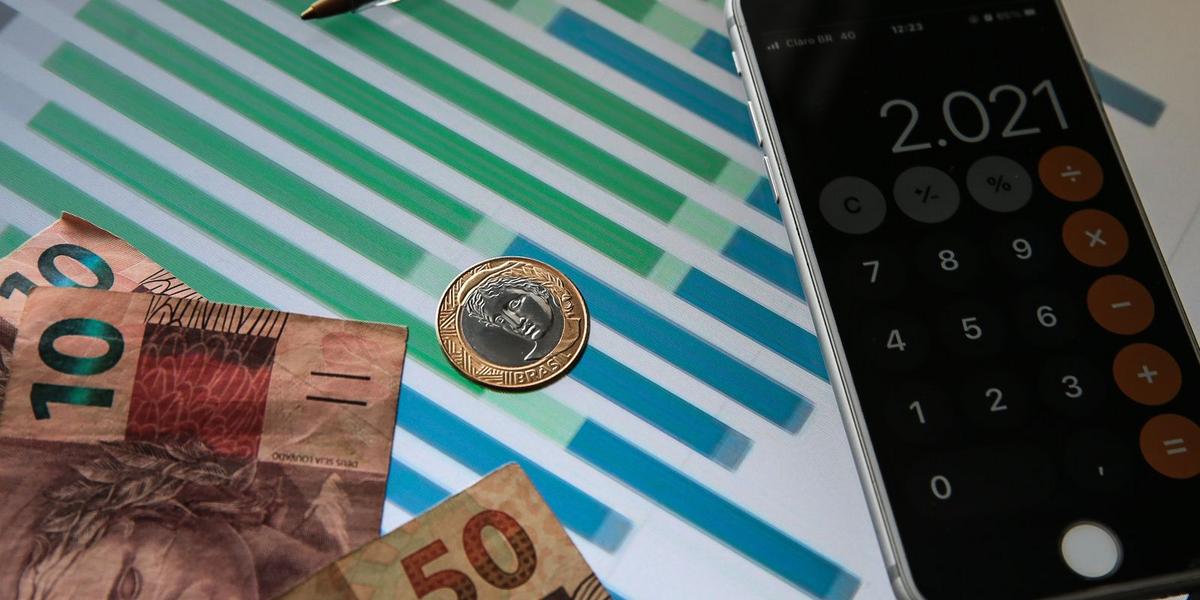 Mercado financeiro dá sinal verde e reduz projeção da Selic para 2026 1 economia 1609210423 0