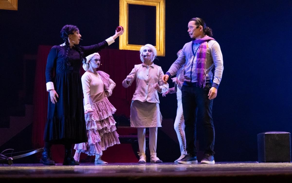Musical 'A Família do Assombro' traz humor macabro ao palco do Teatro Amazonas em setembro 1 familia adams