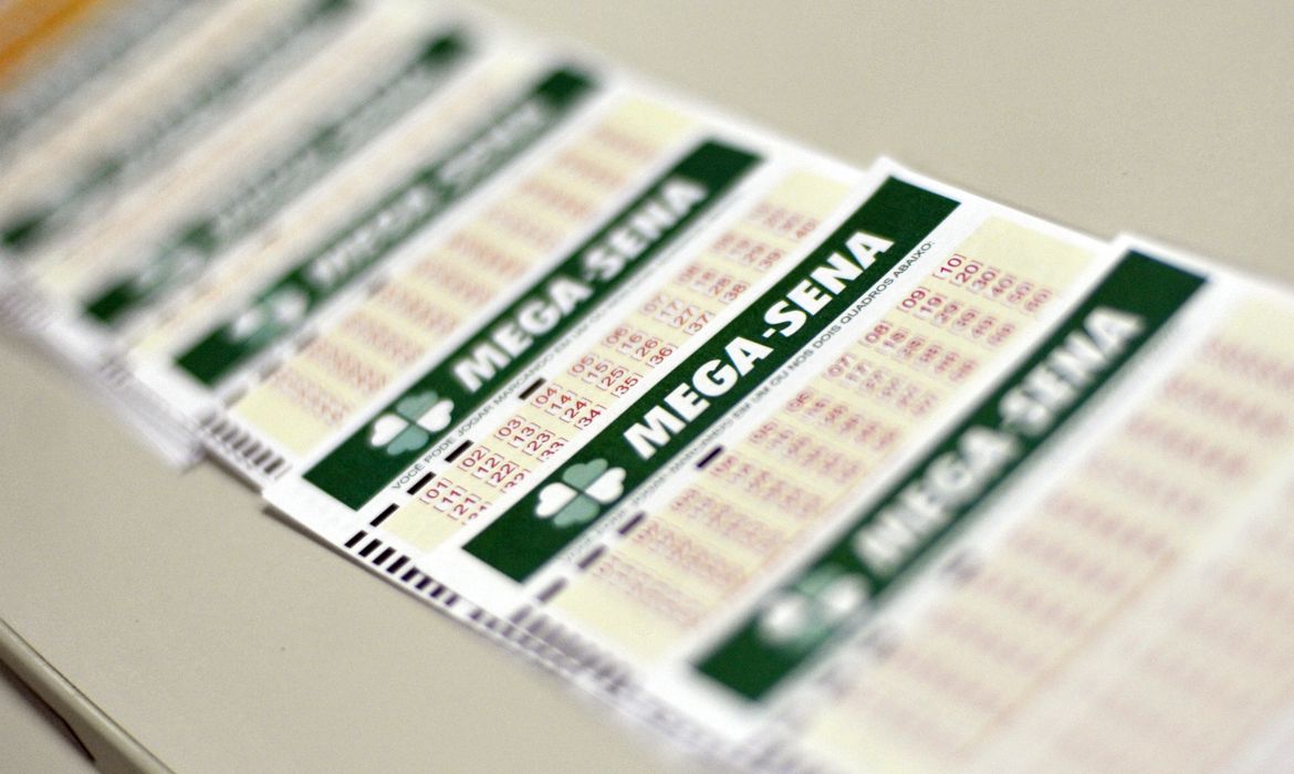 Mega Sena acumula e pode pagar R$ 100 milhões neste domingo 1 megasenadsc 5279