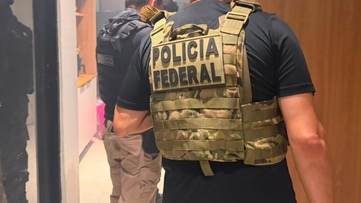 Operação La Máquina: PF desarticula esquema milionário de tráfico aéreo no Amazonas 1 operacao da pf mira organizacao que usava avioes adulterados no trafico de drogas e movimentou r 35 milhoes foto reproducao rede amazonica