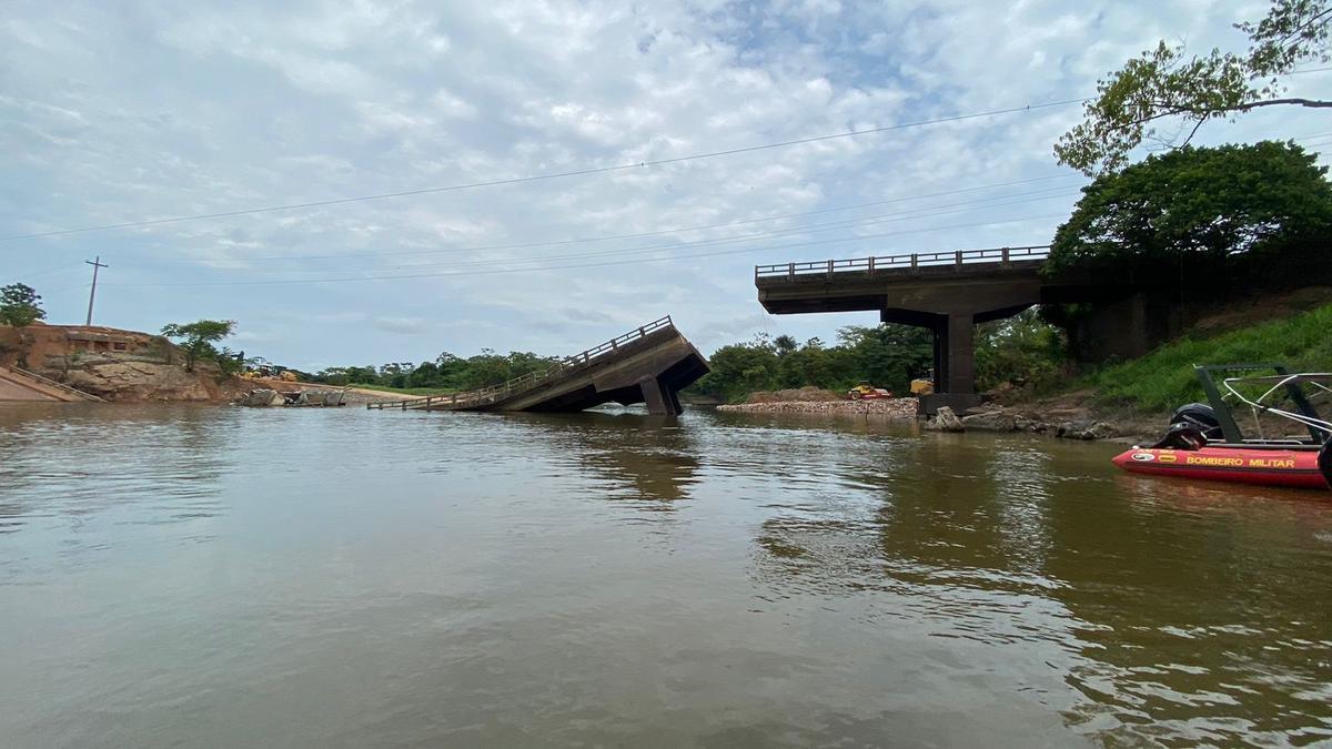 Tragédia na BR-319: MPF aciona DNIT e empresas por desabamento da ponte sobre o Rio Curuçá 1 ponte sobre rio curuca desabou na br 319 no amazonas foto ruthiene binda rede amazonica