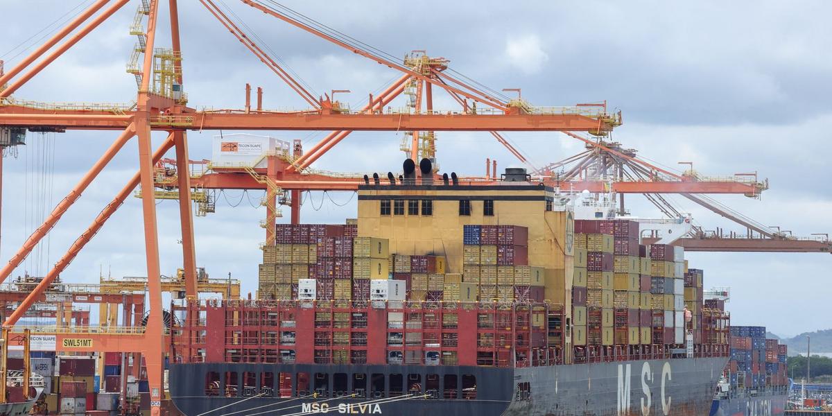 Balança comercial brasileira fecha julho com superávit de US$ 7 bilhões 1 pzzb74033 9