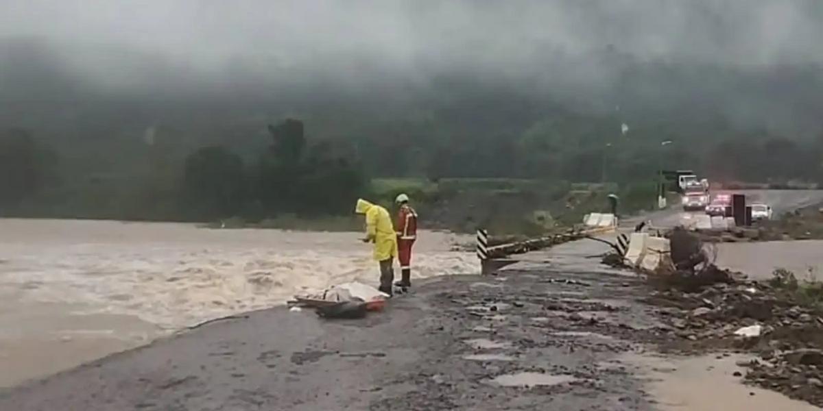 Alerta meteorológico: Tempestades e ventos fortes atingem o Sul e partes do Amazonas 1 saveclip.app 509637534 1208714933913913 3831487629740209890 n 1