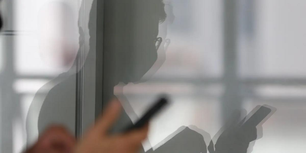 Operação Aposta Suja: Esquema de bets movimenta R$ 1,4 bilhão em fraudes pelo país 1 uso de smartphone e celular050720211241