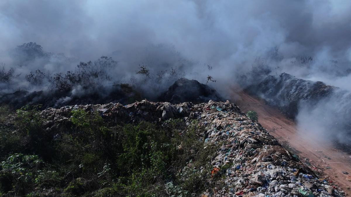 Incêndio no lixão de Iranduba entra no terceiro dia e qualidade do ar chega a nível crítico 1 whatsapp image 2026 08 14 at 19.44.33 1