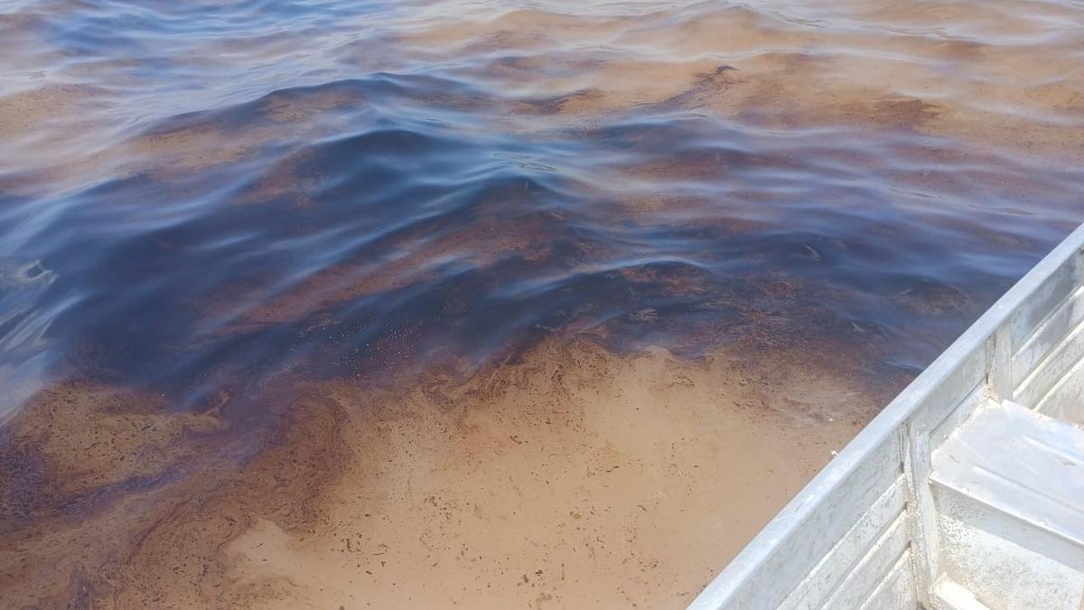 Vazamento de óleo em Itacoatiara mobiliza autoridades no Rio Amazonas 1 whatsapp image 2026 08 19 at 17.10.10