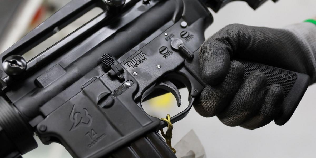Rio de Janeiro registra salto de 10,3% na apreensão de armas em 2026 1 2022 02 10t142337z 1 lynxmpei190su rtroptp 4 geral armas operacao