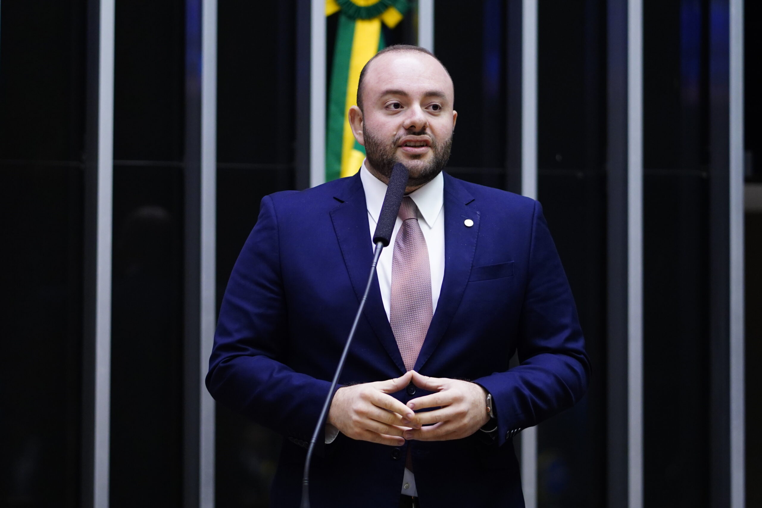 Fausto Jr. propõe adicional de até 100% no Bolsa Família para mães solo de filhos com autismo 1 Dep. Fausto Santos Jr scaled