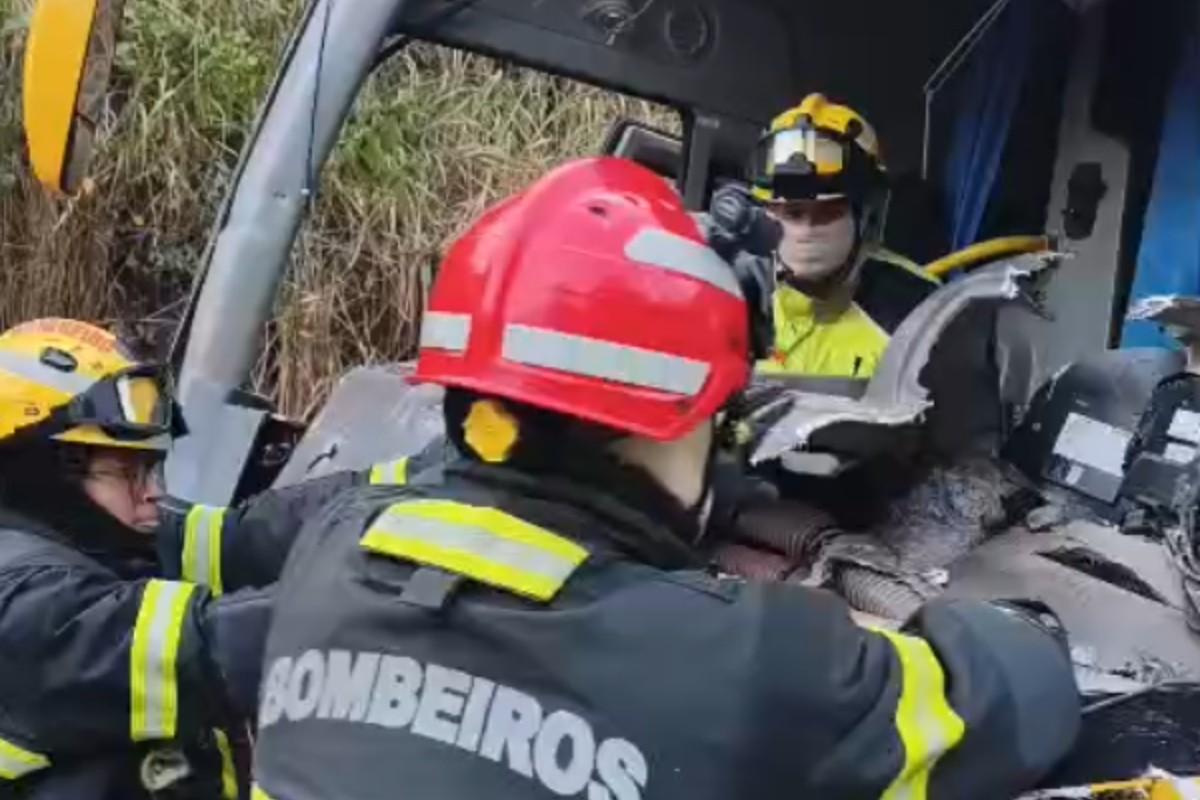 Acidente grave entre ônibus e caminhão na BR-174 deixa feridos e trânsito travado 1 acidente br 174 1