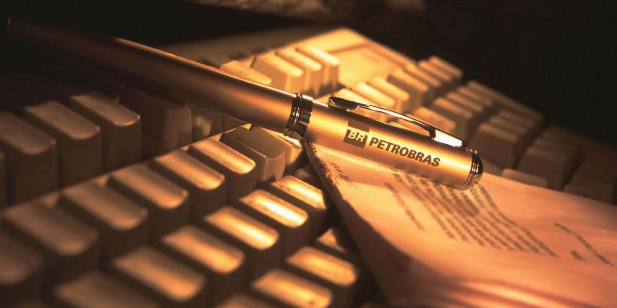 Petrobras expande fronteiras e firma parceria estratégica em Moçambique 1 caneta e teclado