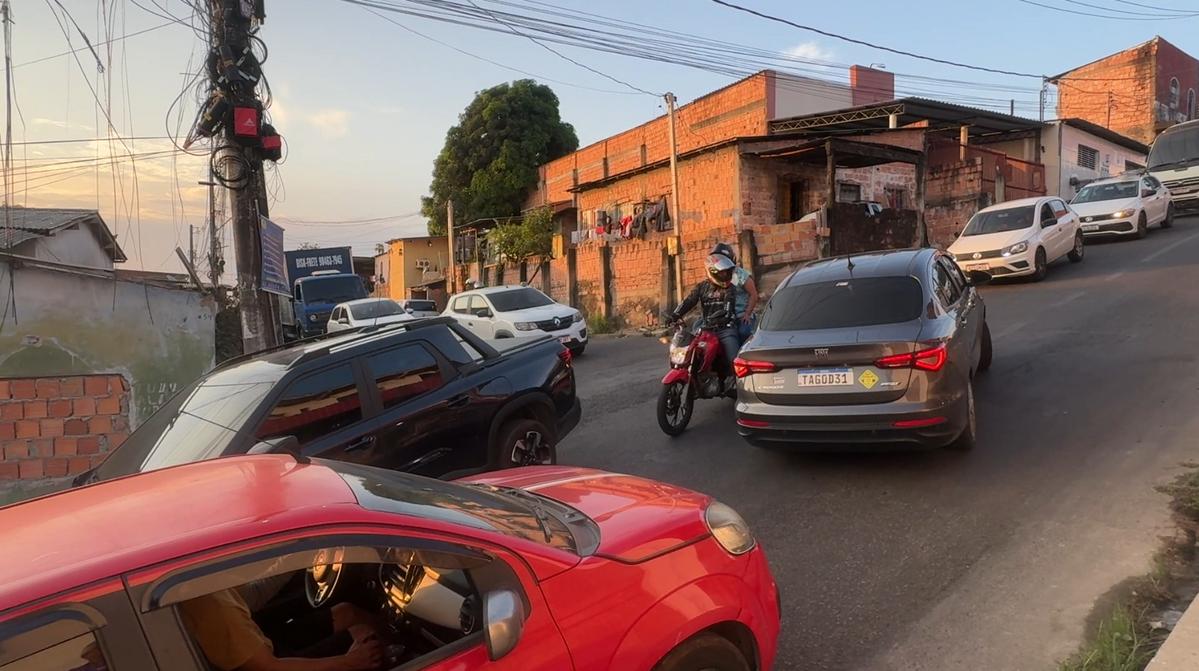 Ladeira do 'perigo': Trecho no Tancredo Neves vira pesadelo com acidentes diários em Manaus 1 captura de tela 2026 08 21 173043