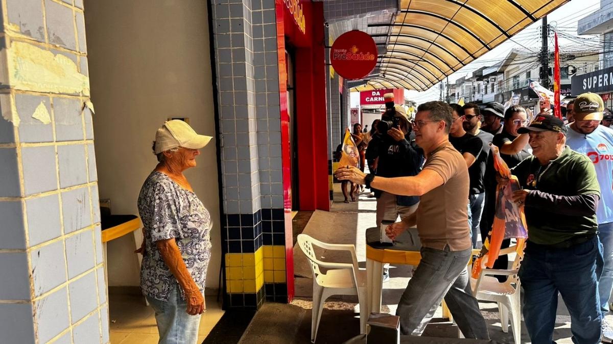 David Almeida intensifica campanha em Manaus e detalha plano para fomentar pequenos negócios 1 david almeida participa de caminhada em manaus e apresenta propostas para pequenos negocios foto jadson lima g1 am
