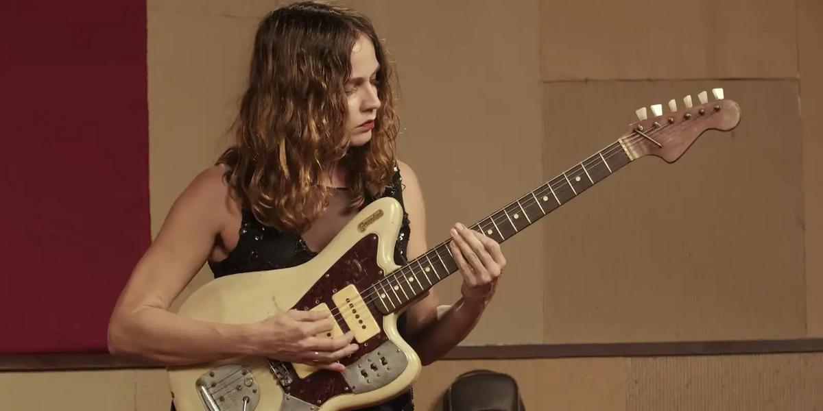 Gabi Terra brilha no reality 'Duelo de Guitarras' da TV Brasil neste sábado 1 duelo de guitarras gabi terra 02 credito divulgacao tv brasil