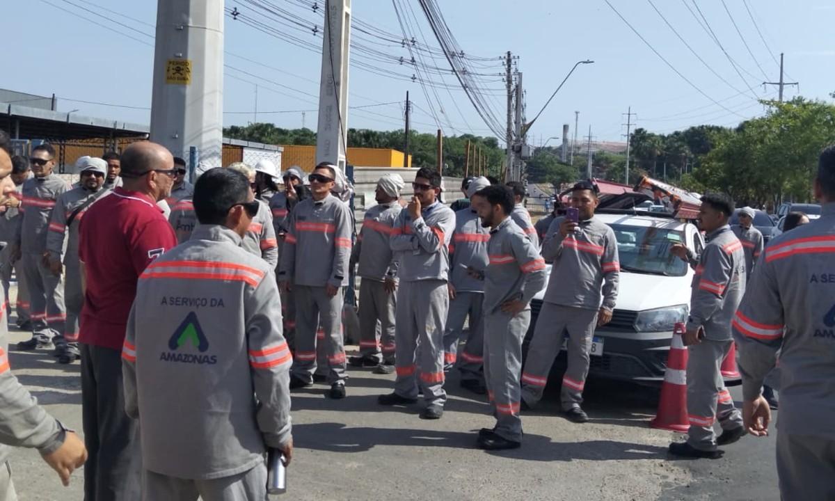Eletricistas da Âmbar Energia param atividades em Manaus por melhores salários e condições 1 eletricistas paralisam atividades no amazonas