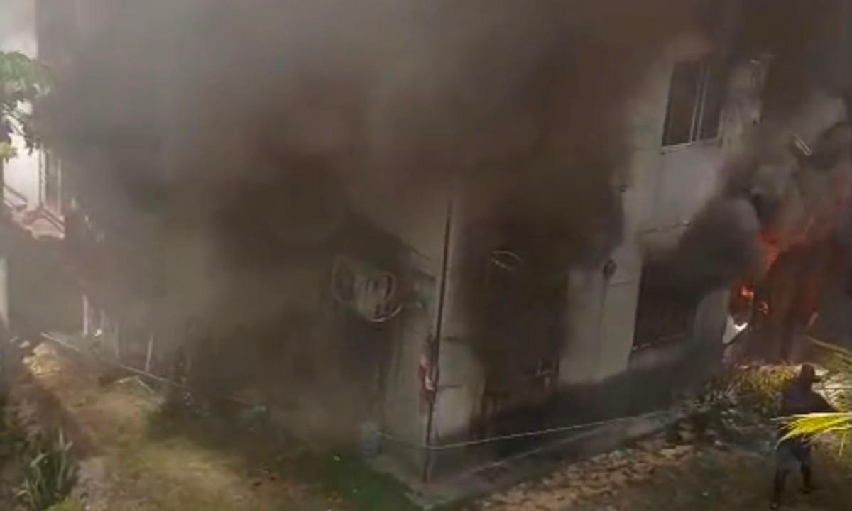 Famílias do Viver Melhor III buscam auxílio-moradia na Justiça após um mês de espera 1 incendio atinge predio residencial em manaus