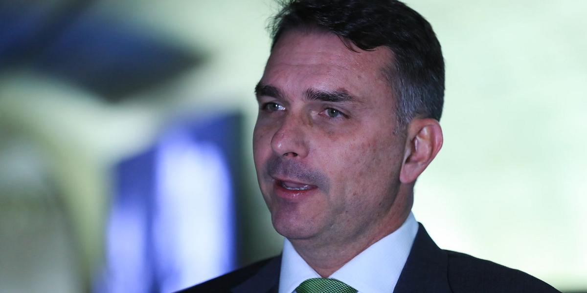 STF inclui Flávio Bolsonaro como investigado no caso do filme 'Dark Horse' 1 lula4809 0