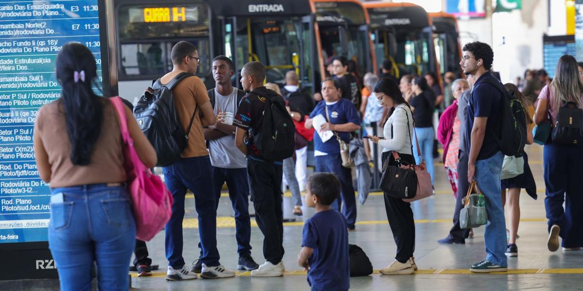 Mobilidade urbana: 40% das brasileiras já desistiram de empregos por medo e falta de transporte 1 pzzb3341