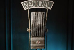 radio memoria radio nacional microfone credito fernando frazao agencia brasil