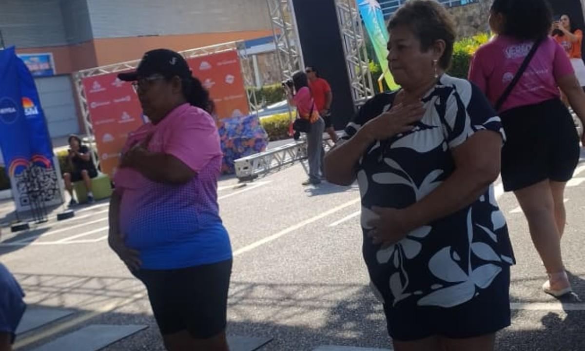 Verão Amazônico: Aos 62 anos, costureira vence a timidez e se destaca em aula de ioga 1 verao amazonico em manaus 1