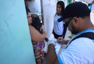 visita de casa em casa durante campanha municipal de vacinacao antirrabica animal de 2026 foto divulgacao semsa