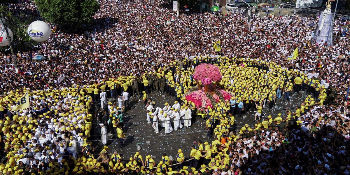 Círio de Nazaré: A força da fé que move milhões em Belém e celebra a identidade amazônica 1 2026 10 11t175004z 1876453348 rc2z0oa8bl7c rtrmadp 3 religion brazil lady of nazare
