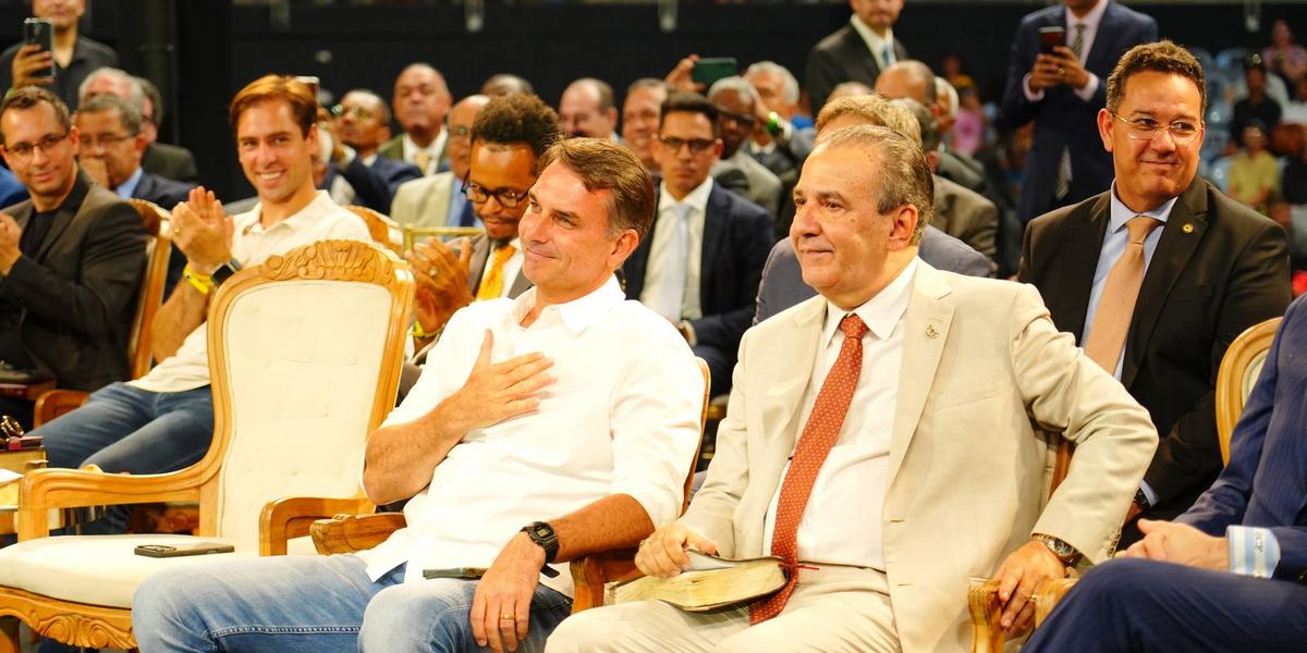 Em agenda estratégica, Flávio Bolsonaro busca apoio de prefeitos paulistas e mira economia 1 55583094819 08b4d2acc4 o