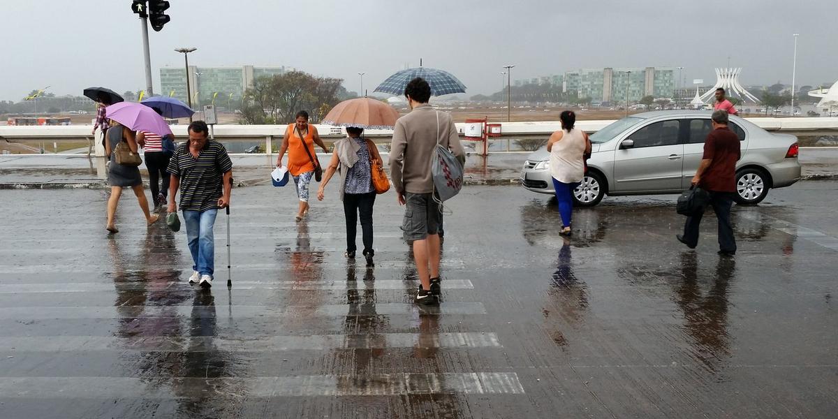 Instabilidade climática: Amazonas e outras regiões do Brasil sob alerta de chuvas intensas 1 928544 chuva brasC3ADlia 20143819