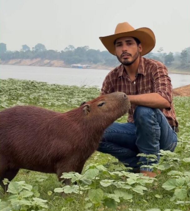 Justiça nega guarda definitiva e ordena que influenciador devolva capivara Filó ao Ibama 1 a gente nao vai desistir dessa luta diz influenciador apos justica determinar devolucao de capivara filo ao ibama foto reproducao redes sociais e1792184413334
