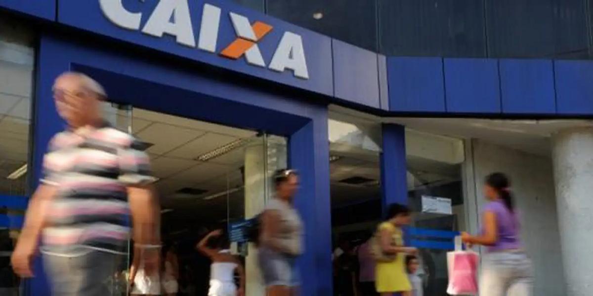 Feriado de 12 de outubro: veja o que muda nos atendimentos bancários 1 caixa tania rego 0 0