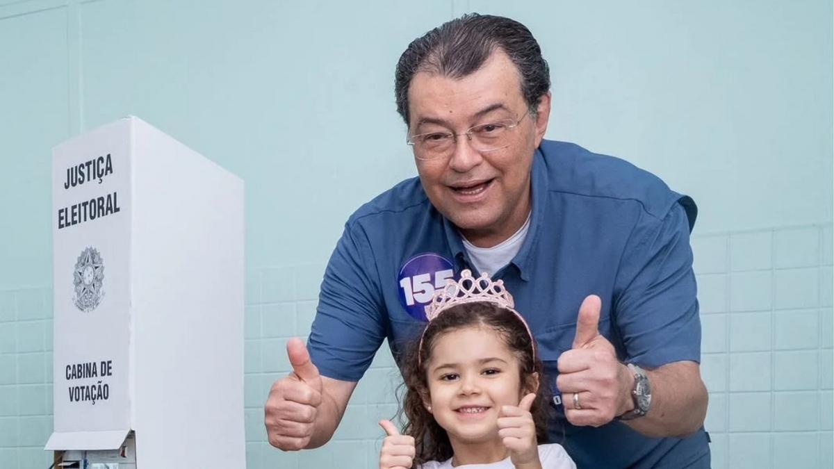 Eduardo Braga garante novo mandato no Senado Federal pelo Amazonas 1 eduardo braga mdb vota em manaus foto sara rangel