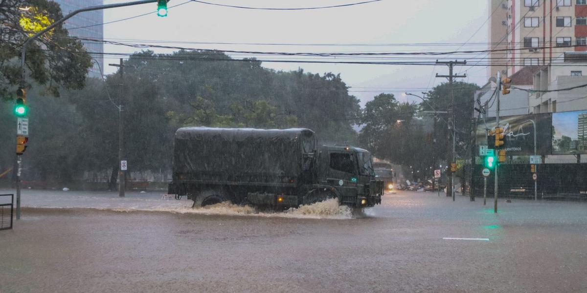 Alerta vermelho: Inmet prevê tempestades severas e chuvas intensas no Brasil 1 imagem do whatsapp de 2024 05 23 as 15.23.45 34b2f99f